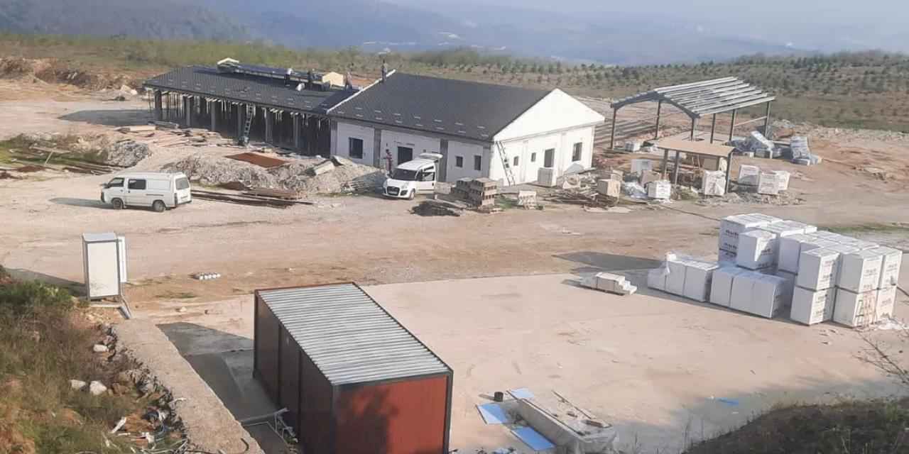 İzmit Belediyesi Dost Pati Yaşam Alanı’nda Çalışmalar Tüm Hızıyla Devam Ediyor