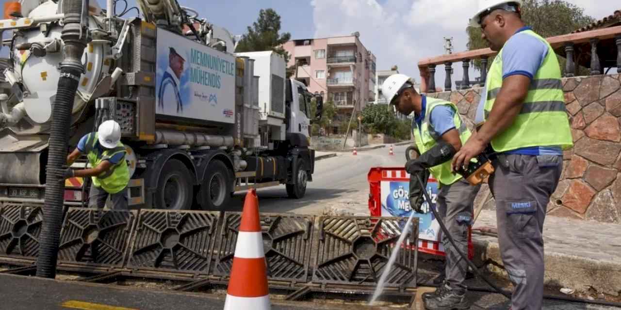 Mersin'de taşkınlara karşı 7/24 temizlik mesaisi