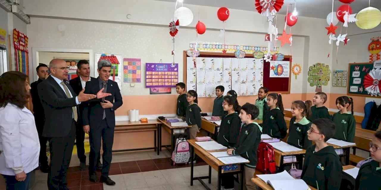 Malatya'da Başkan Er'den Mehmet Emin Bitlis İlkokulu’na ziyaret
