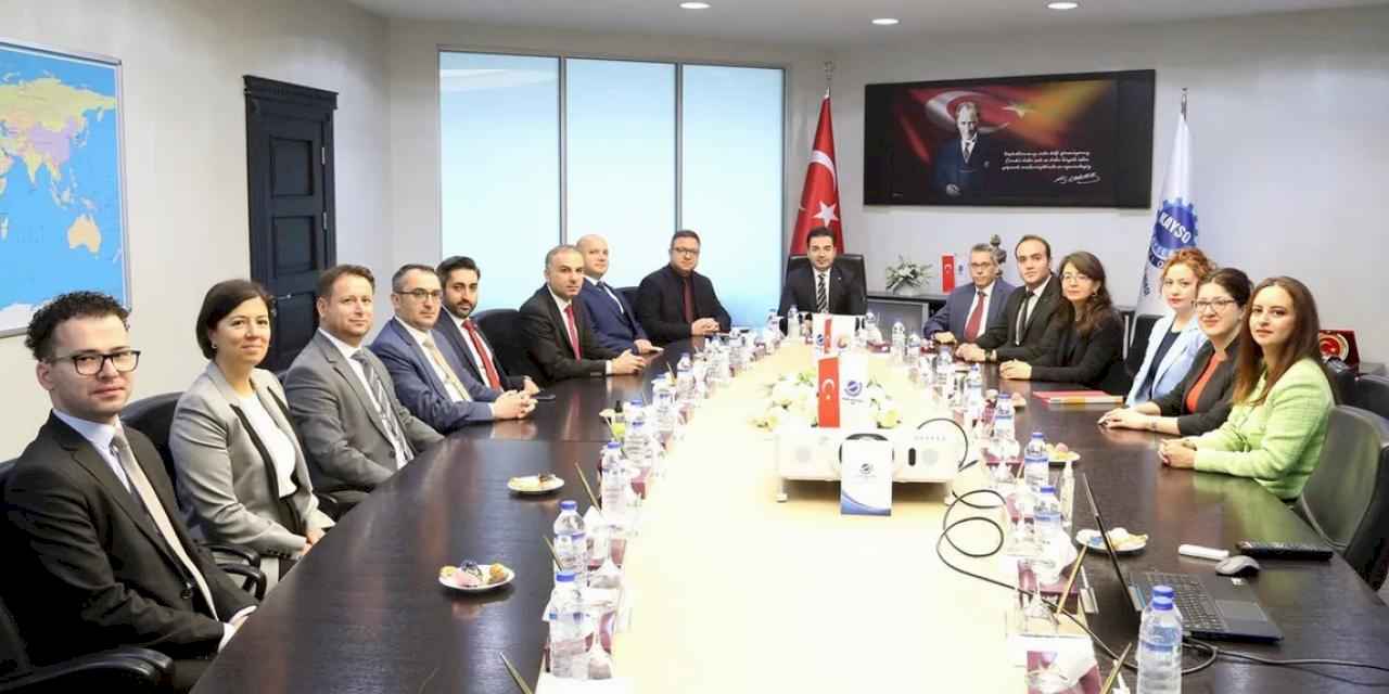 KAYSO ticaret müşavirlerini 'birebir' görüştürdü