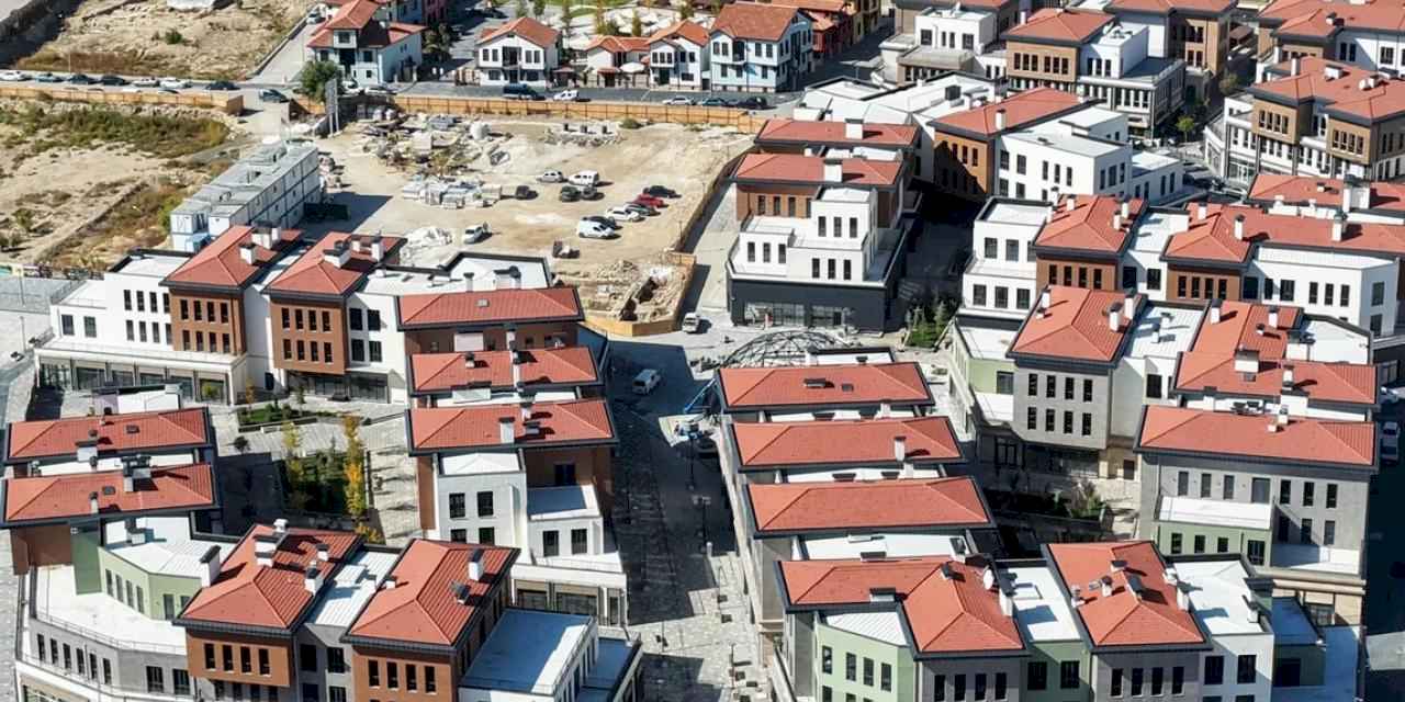 Meram'da Suriçi dönüşüme son rötuşlar... Louvre tarzı kubbe altında tarihi hamam canlanıyor!