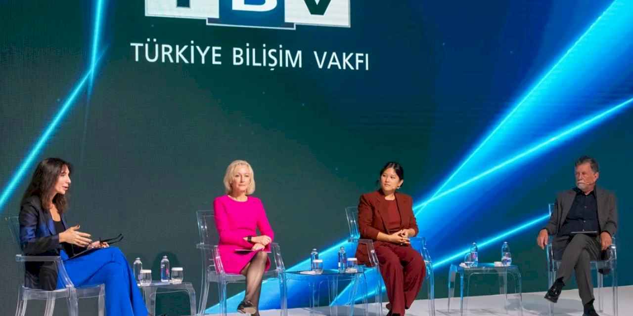 Türkiye Bilişim Vakfı 30'uncu yılında yapay zekâyı mercek altına aldı