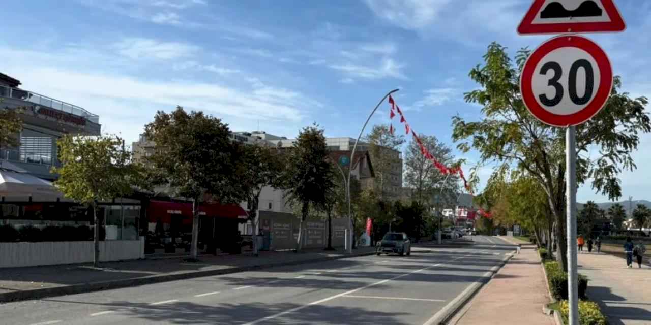 Kocaeli Başiskele sahilinde yoğun trafiğe pratik çözüm