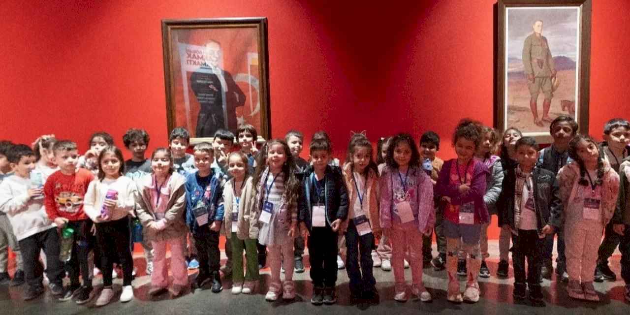 İzmir'de sevginin en saf hali sergiye dönüştü