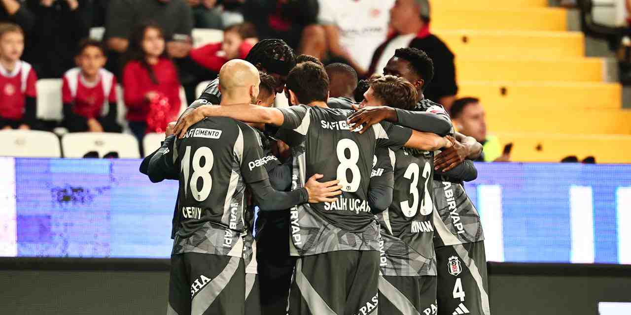 Hesap.com Antalyaspor 1-3 Beşiktaş (Maç Sonucu)