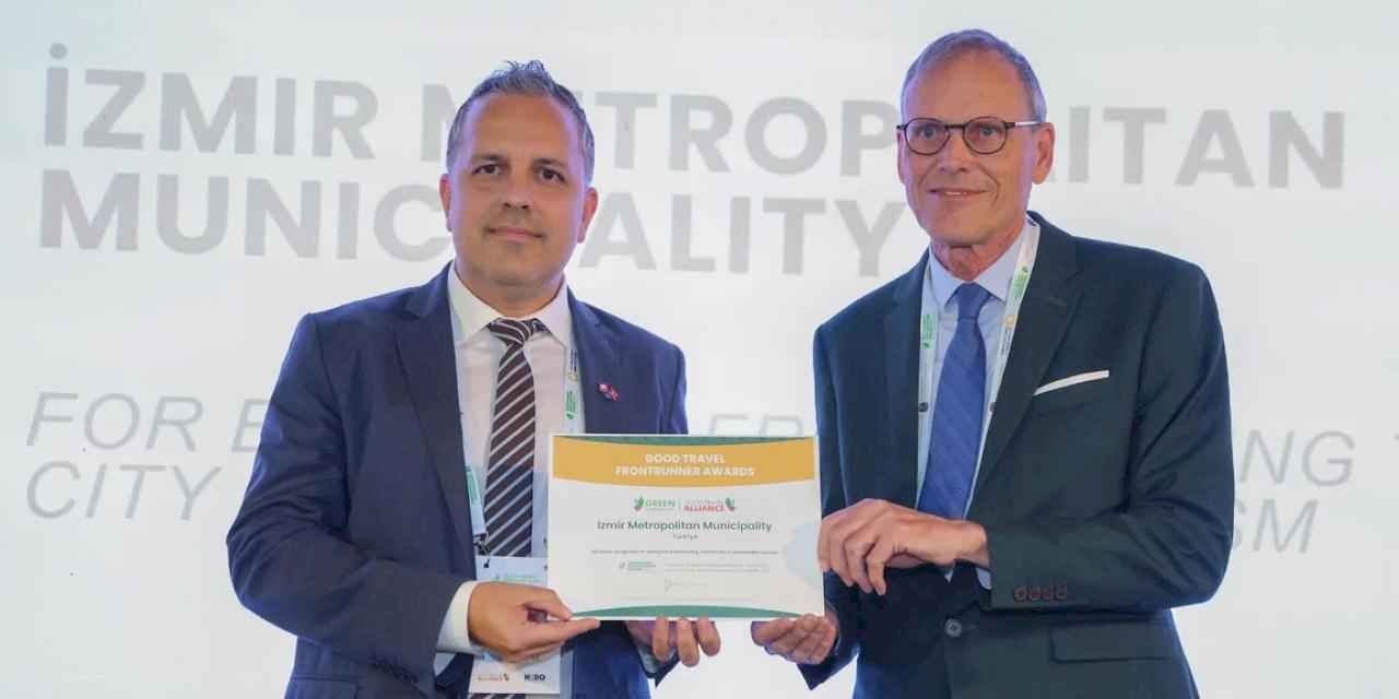 İzmir Büyükşehir'e 'öncü kuruluş' ödülü