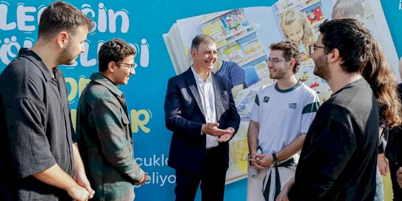 İzmir'de minikler ve üniversiteliler 'Geleceğin Atölyeleri'nde buluşuyor