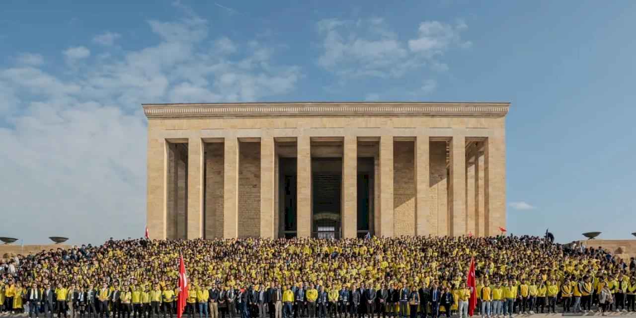 4 bin 500 Fenerbahçeli genç Ata’nın huzurunda