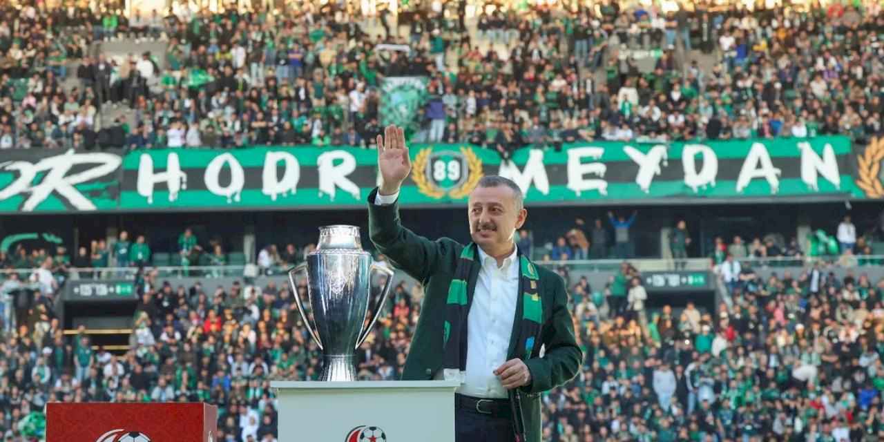 Büyükakın, Kocaelispor’u kutladı