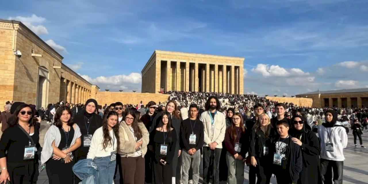 Küçükçekmece Belediyesi 400 Genci Anıtkabir'e Götürdü