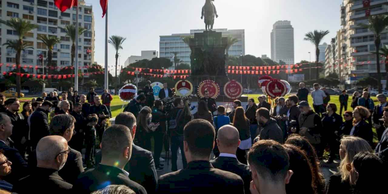 CHP İzmir Ata’sını andı