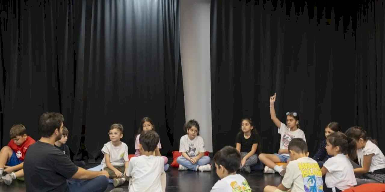 Mersin’de Tiyatro Kursu’na yoğun ilgi