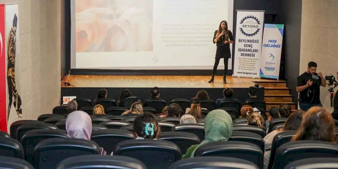 İstanbul Beylikdüzü'nde 'Evlilik Okulu' başladı