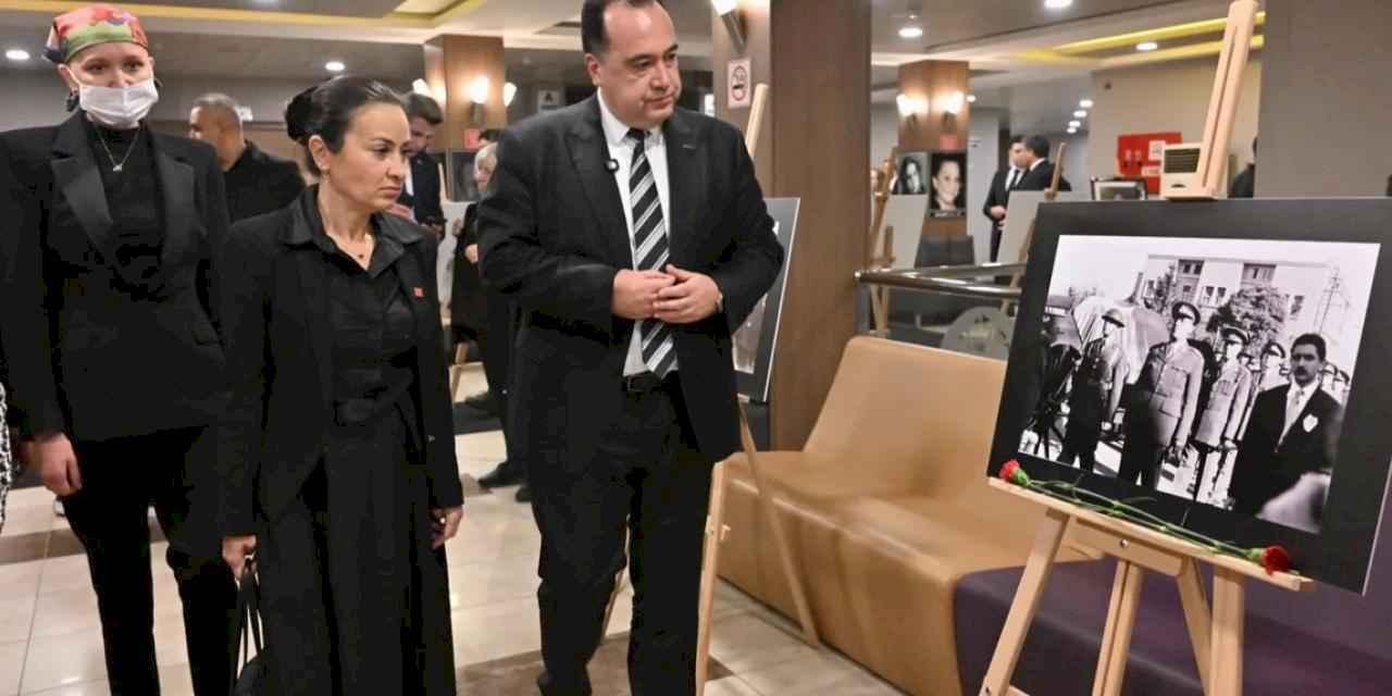 Manisa’da “Ata’nın Sanat Mirası” söyleşi ve fotoğraf sergisine yoğun ilgi