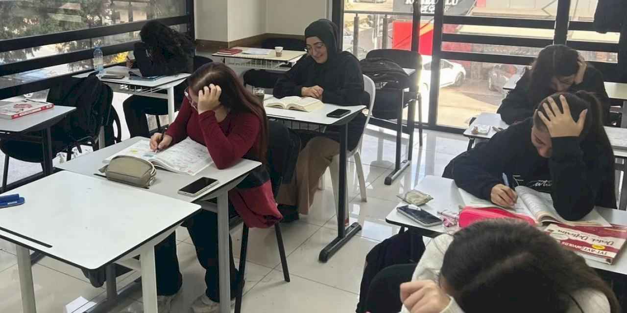 İzmit'te Çınar Akademide YKS ve LGS hızlandırma programı başladı