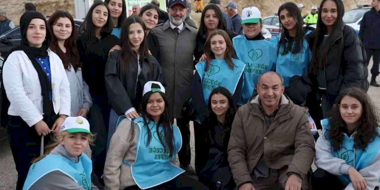 Kayseri Kocasinan'da mavi ile yeşil buluşuyor