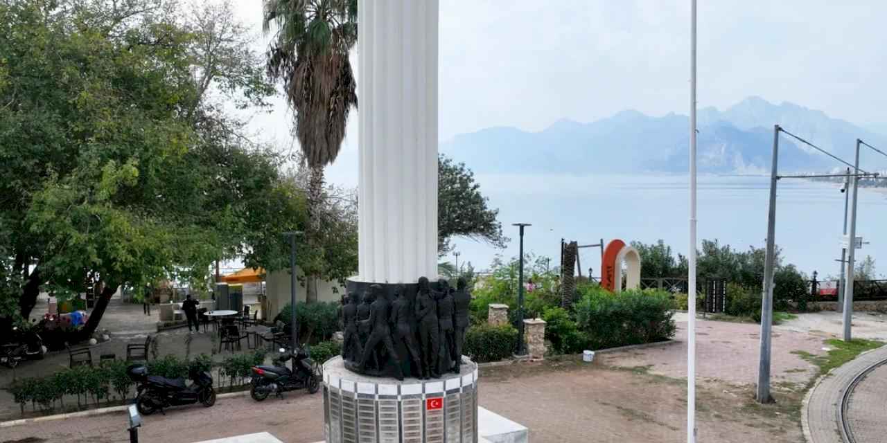 Antalya Büyükşehir Belediyesi’nde Şehitlere Saygı