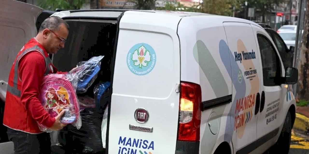 Manisa'dan 15 bin öğrenciye çanta ve kırtasiye desteği
