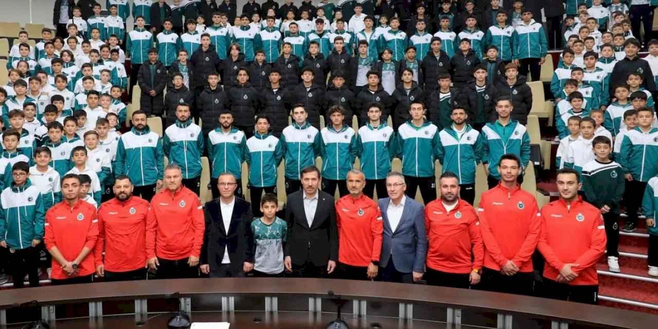 Konya'da Başkan Kılca'dan, futbol takımlarına destek