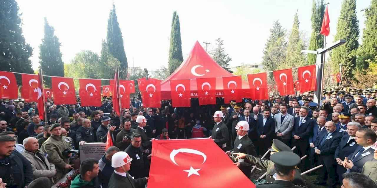 Balıkesir, şehit Uzman Çavuş Emre Sayın'ı son yolculuğuna uğurladı