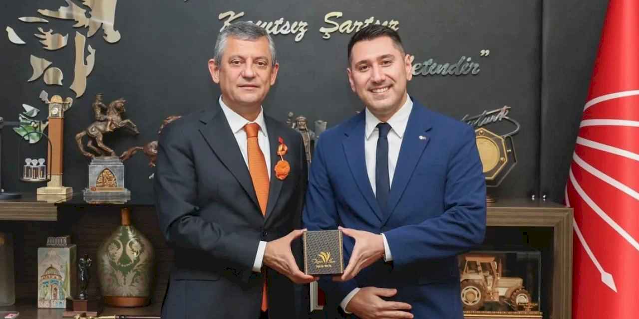 Deniz Karafazlı, CHP Genel Başkanı Özgür Özel’i ziyaret etti