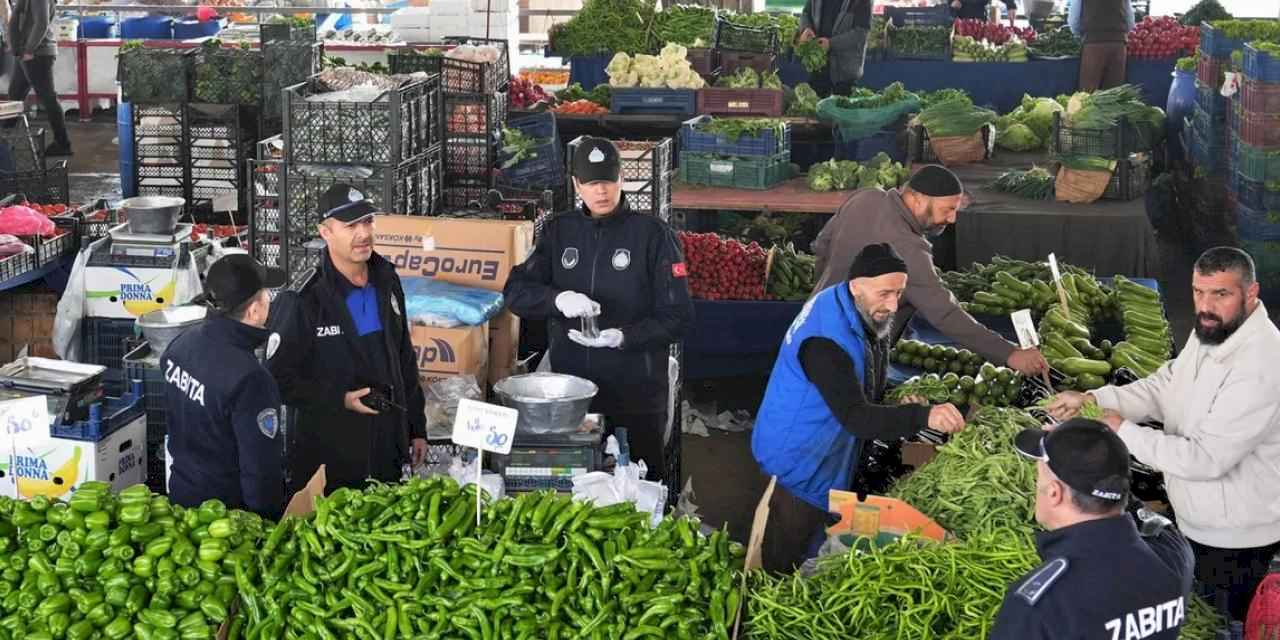 Zabıtadan semt pazarlarına şok baskın