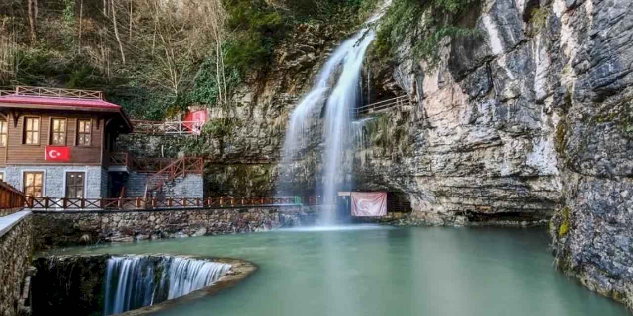 Trabzon’un tarihi ve doğal güzelliklerine ziyaretçi akını