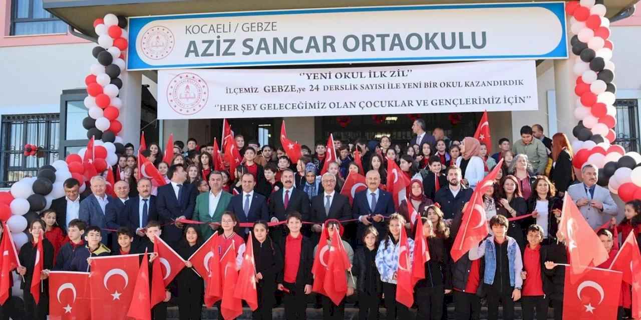 Aziz Sancar Ortaokulu Gebze'de törenle hizmete açıldı