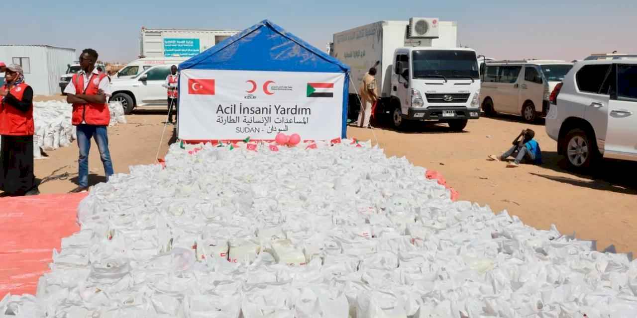 Türk Kızılay'dan Sudan'da yerinden edilenlere gıda katkısı