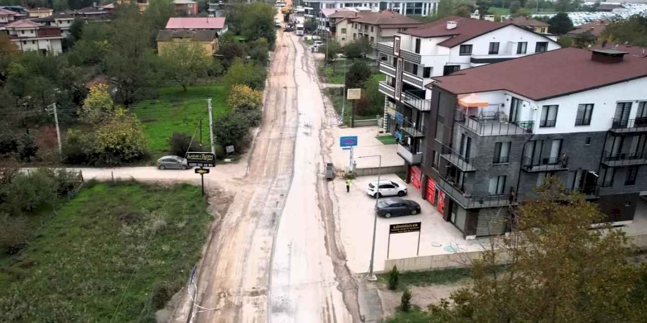 Kocaeli'de Kartepe Çepni Caddesi’nde üstyapı yenileniyor