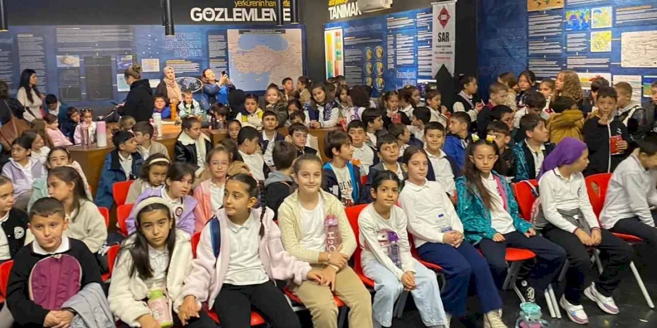 İzmit’te öğrencilere simülasyonla deprem deneyimi