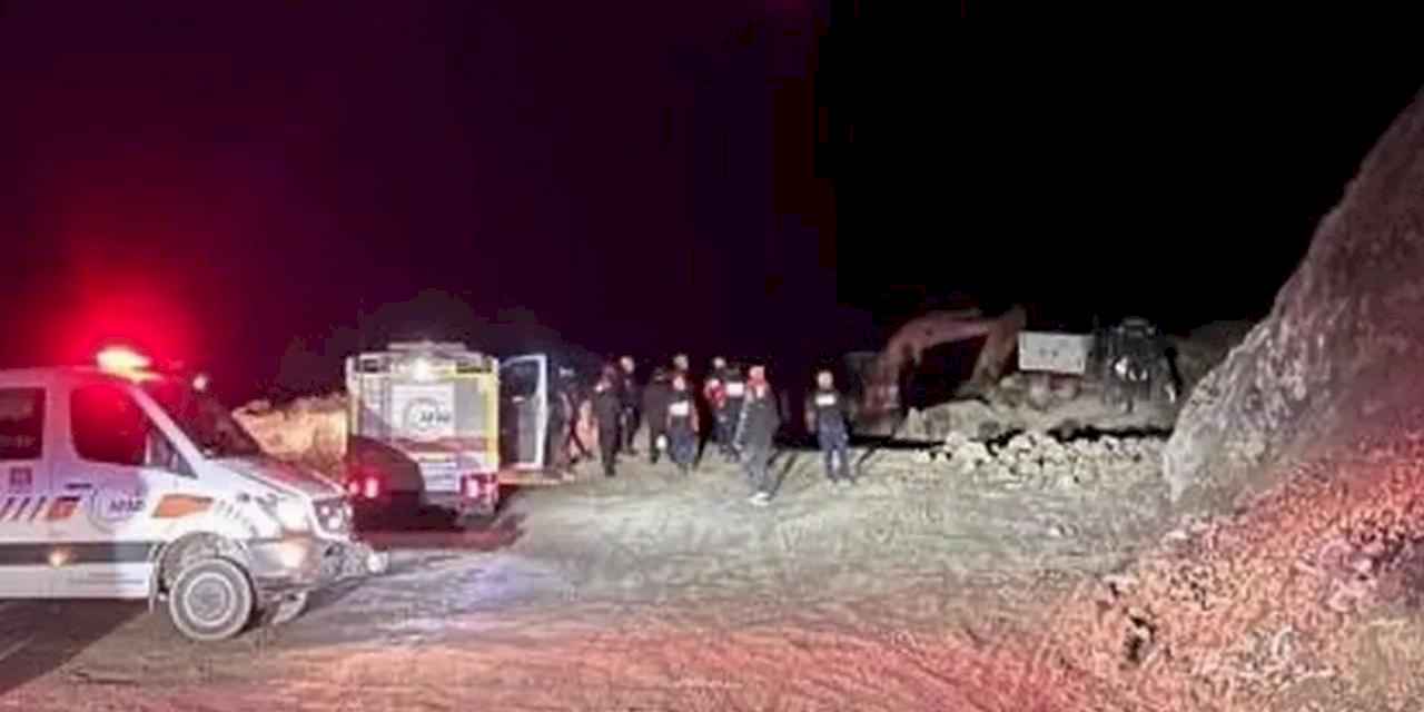 Sivas’ın Divriği'ndeki göçükte arama çalışmaları sürüyor