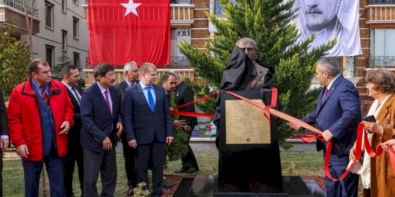 Ankara Keçiören’de Kaysın Kuliyev’in yeni büstü törenle açıldı