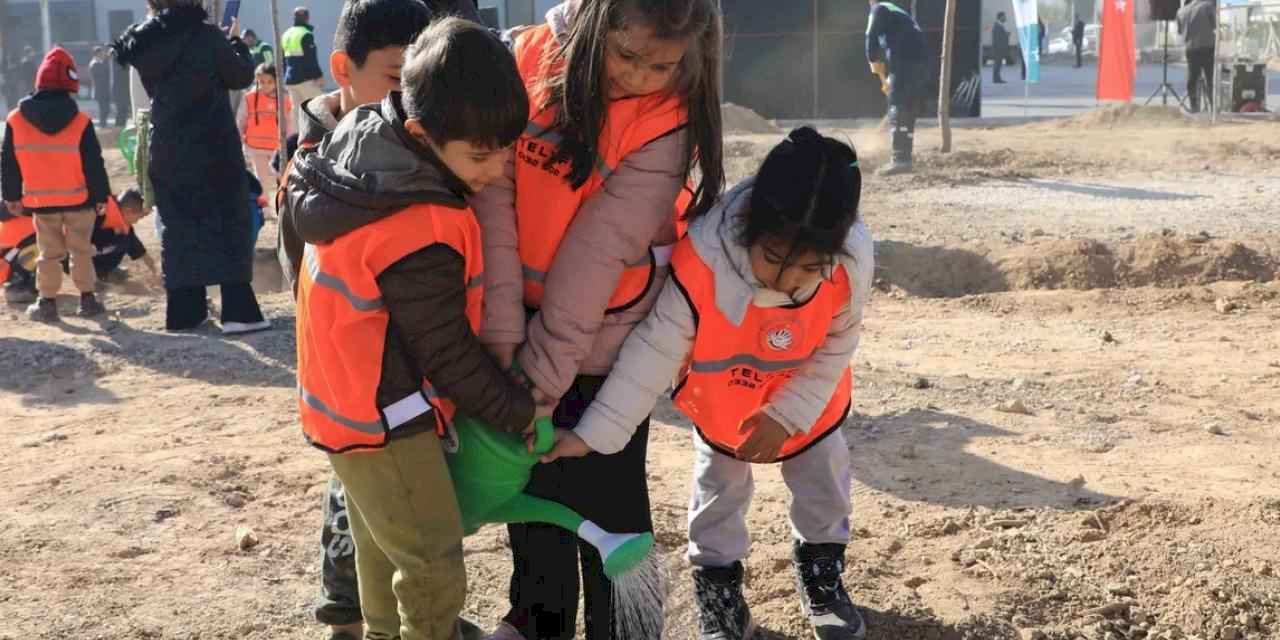 Konya Karatay’da 10 bin 400 metrekarelik alana fidan dikildi