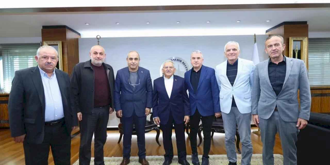 Memduh Büyükkılıç'a ziyaretçi akını