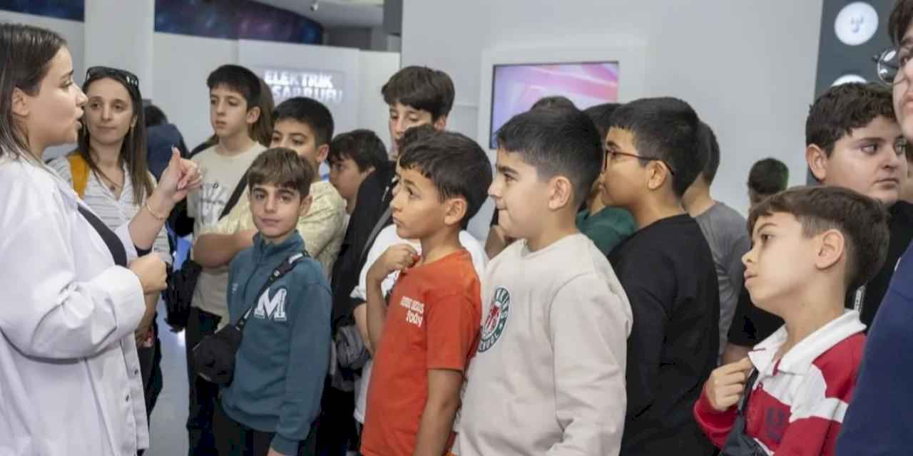 Mersin'de çocuklar bilimle buluştu