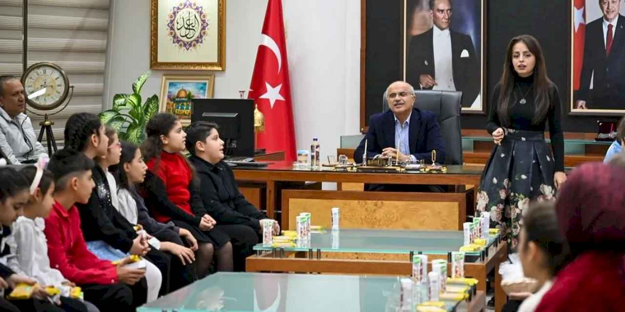 Malatya'da küçük kalplerden Başkan Er'e anlamlı ziyaret