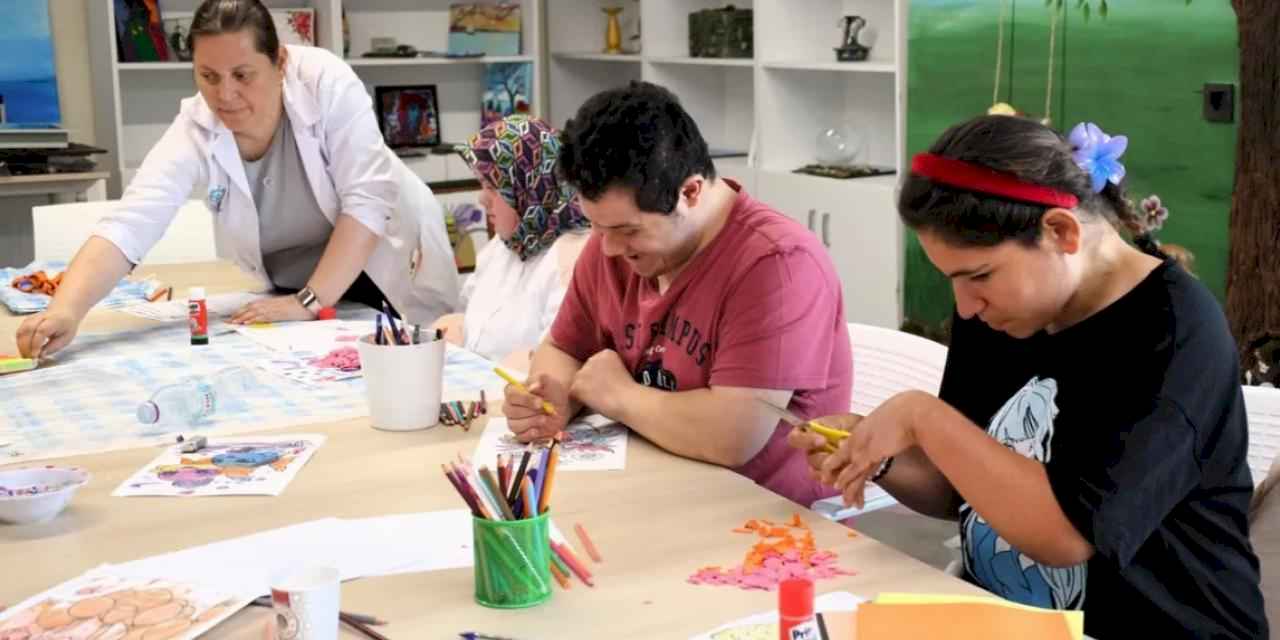 Kocaeli'de sanatla özgüven 'Gonca' ile kazanılıyor