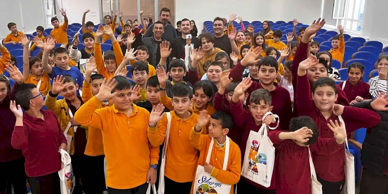 Sakarya'da çocuklar ‘Çok Bilmiş İbiş’ ile eğlendi