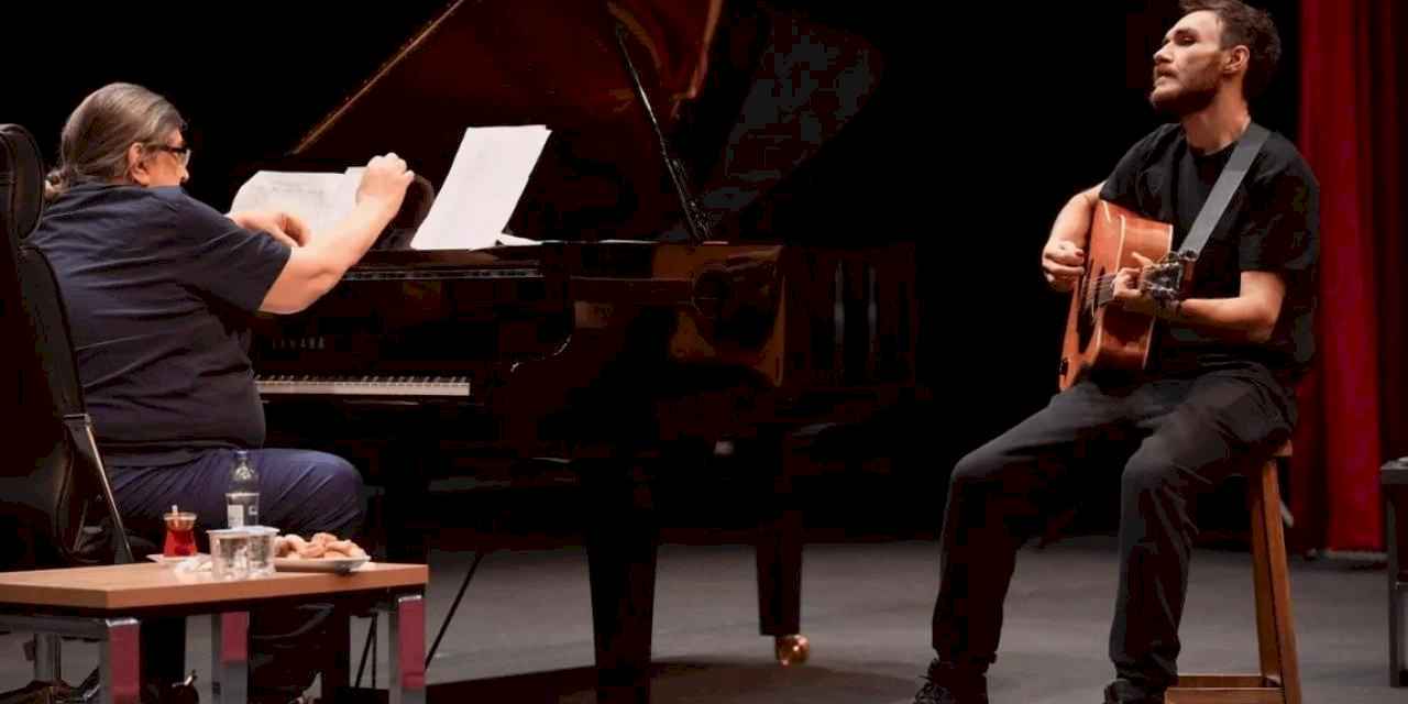 Balıkesir'de oyuncu adayları sahnede ter döktü