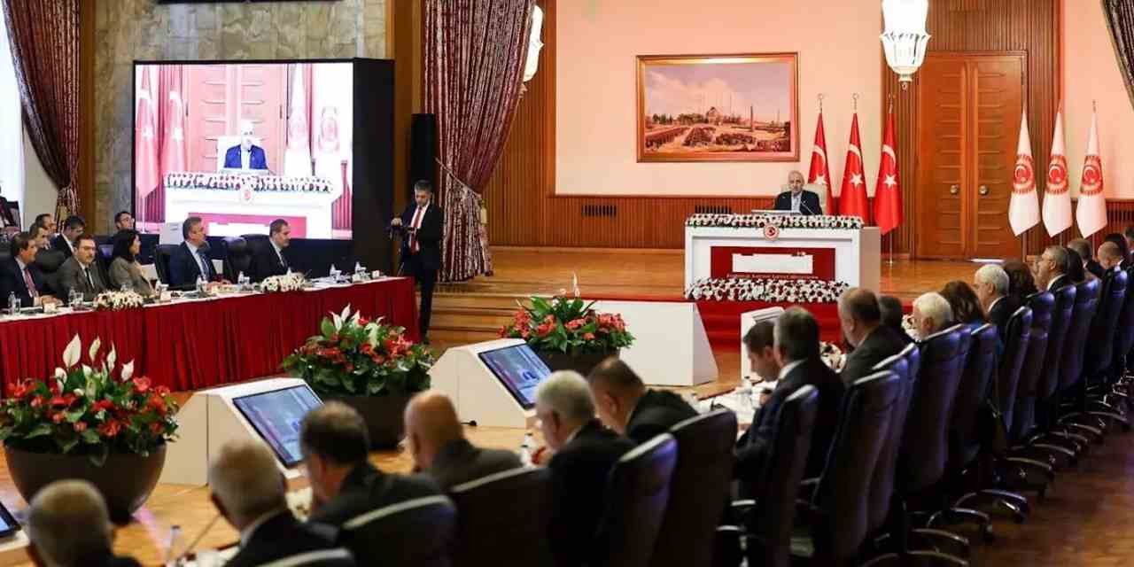 Oylama yapıldı! Komisyon oy çokluğuyla İmralı'ya gidiyor