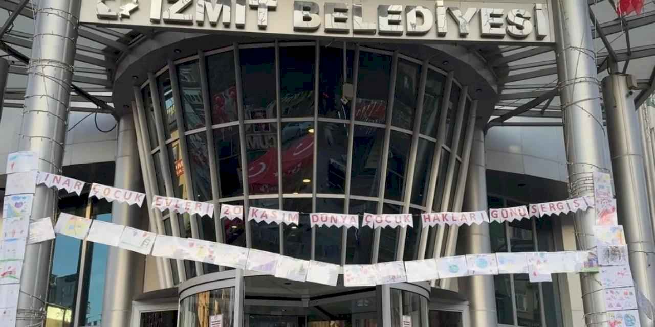 İzmit'te çocukların eserleri belediyede, mutlulukları ekranda