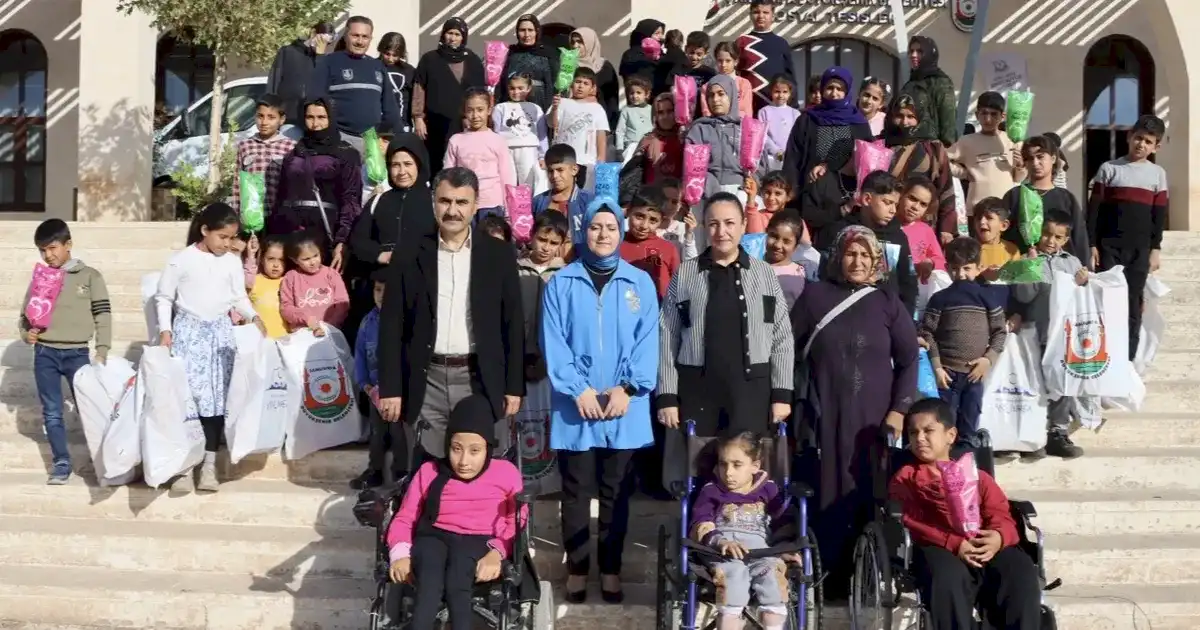 Yetim çocuklar unutamayacakları gün yaşadı