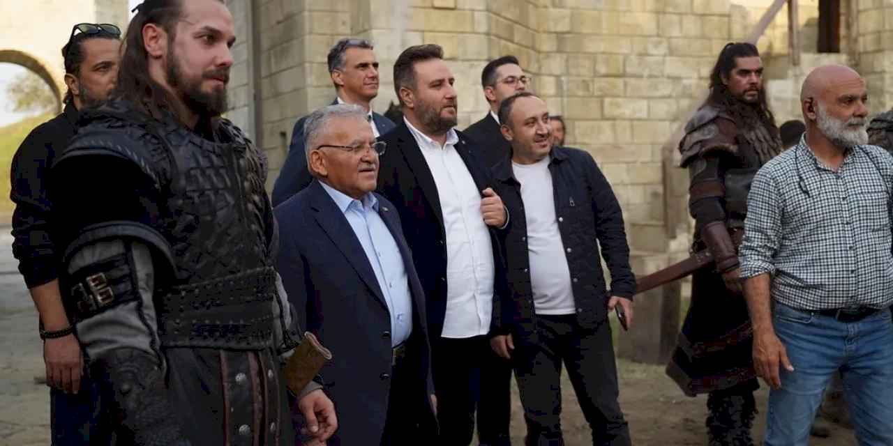 Memduh Büyükkılıç'tan İstanbul'da film platosuna ziyaret