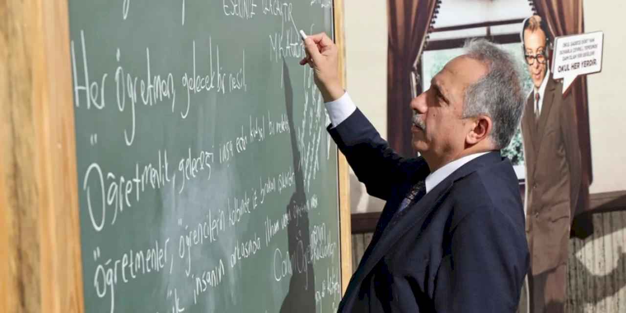 Mustafa Yalçın'dan 'Öğretmenler Günü' mesajı