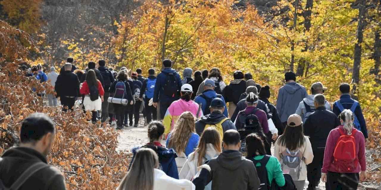 Balıkesir’de Öğretmenler Günü doğa yürüyüşüyle kutlandı