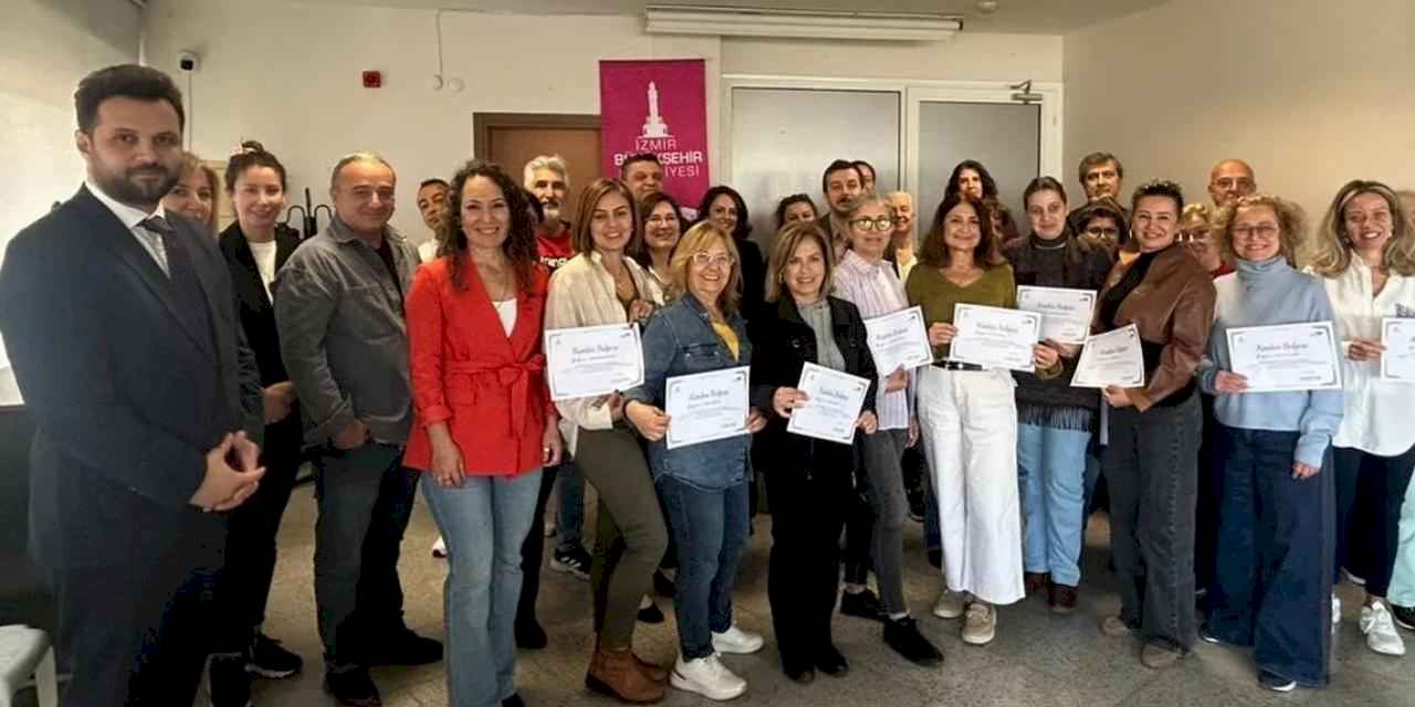 İzmir Meslek Fabrikası’nda sertifika sevinci