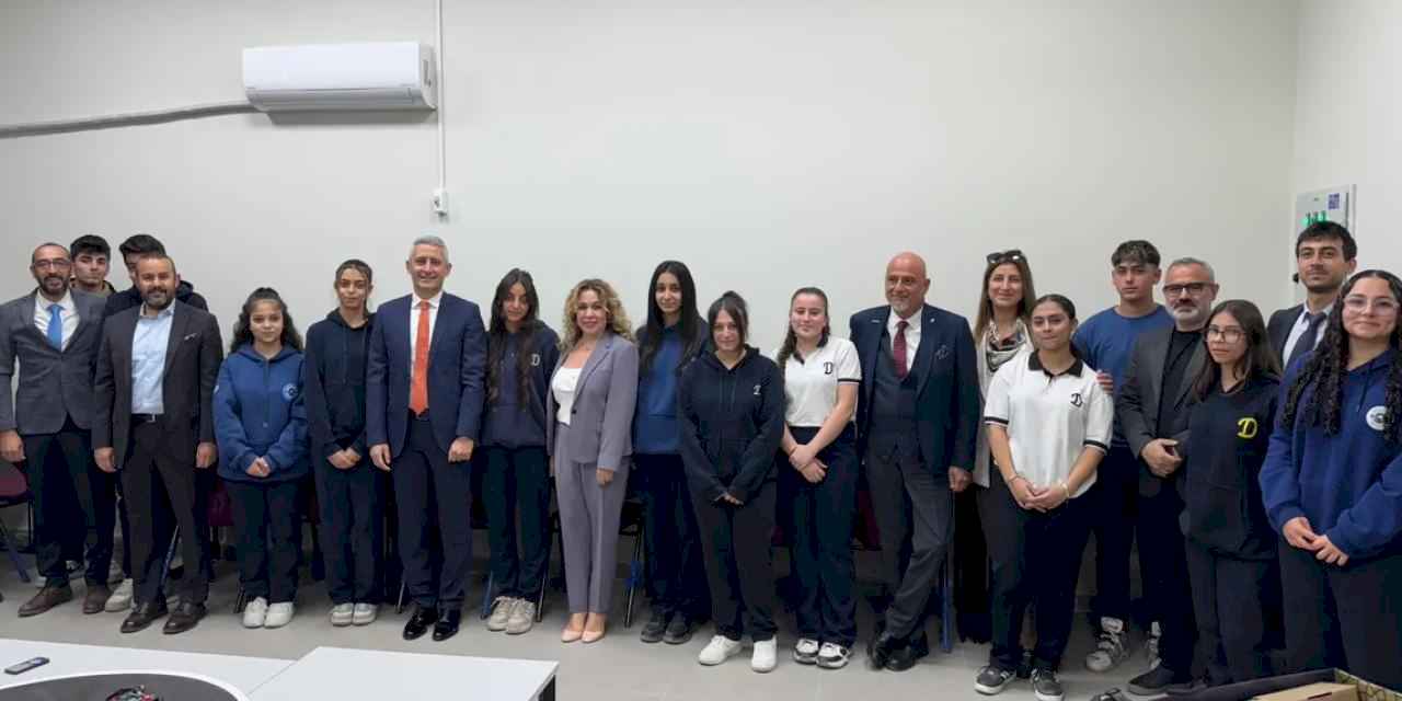  Deprem Bölgesindeki Gençlere  Fırsat Eşitliği İçin Teknoloji Desteği