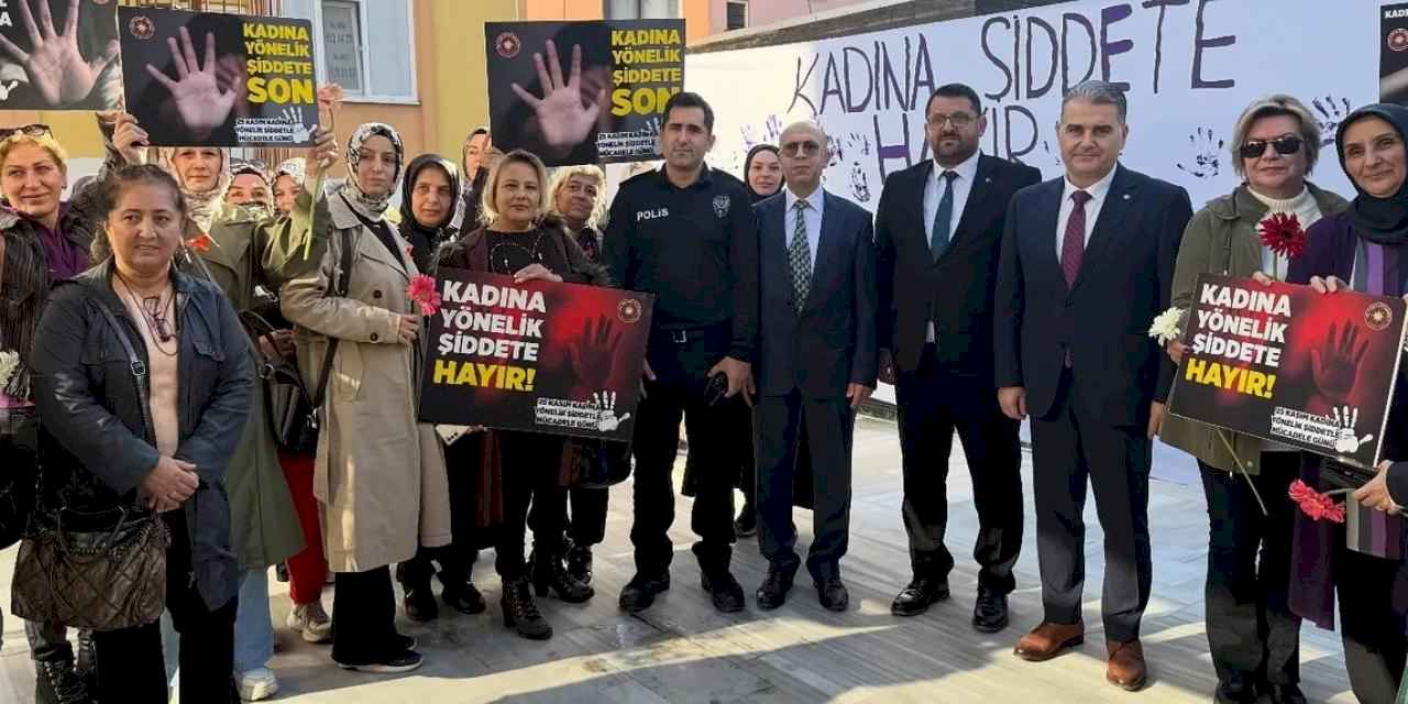 Kocaeli Gölcük’te kadına şiddete karşı farkındalık etkinliği