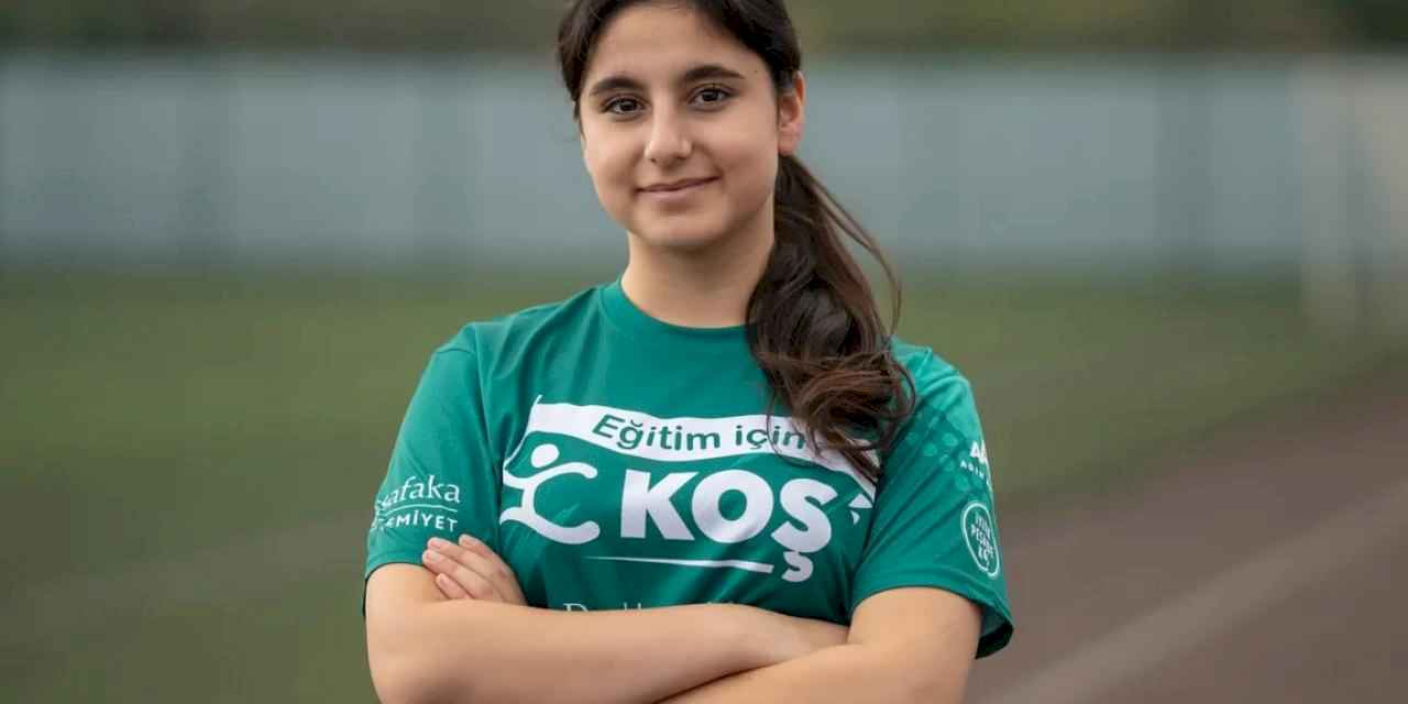 Darüşşafaka koşucusu İnci Naz Sönmez maratonun 'en iyi koşucusu' seçildi